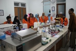 Kunjungan laboratorium Riset Biologi Molekuler dan Genetika di UIN Maulana Malik Ibrahim Malang